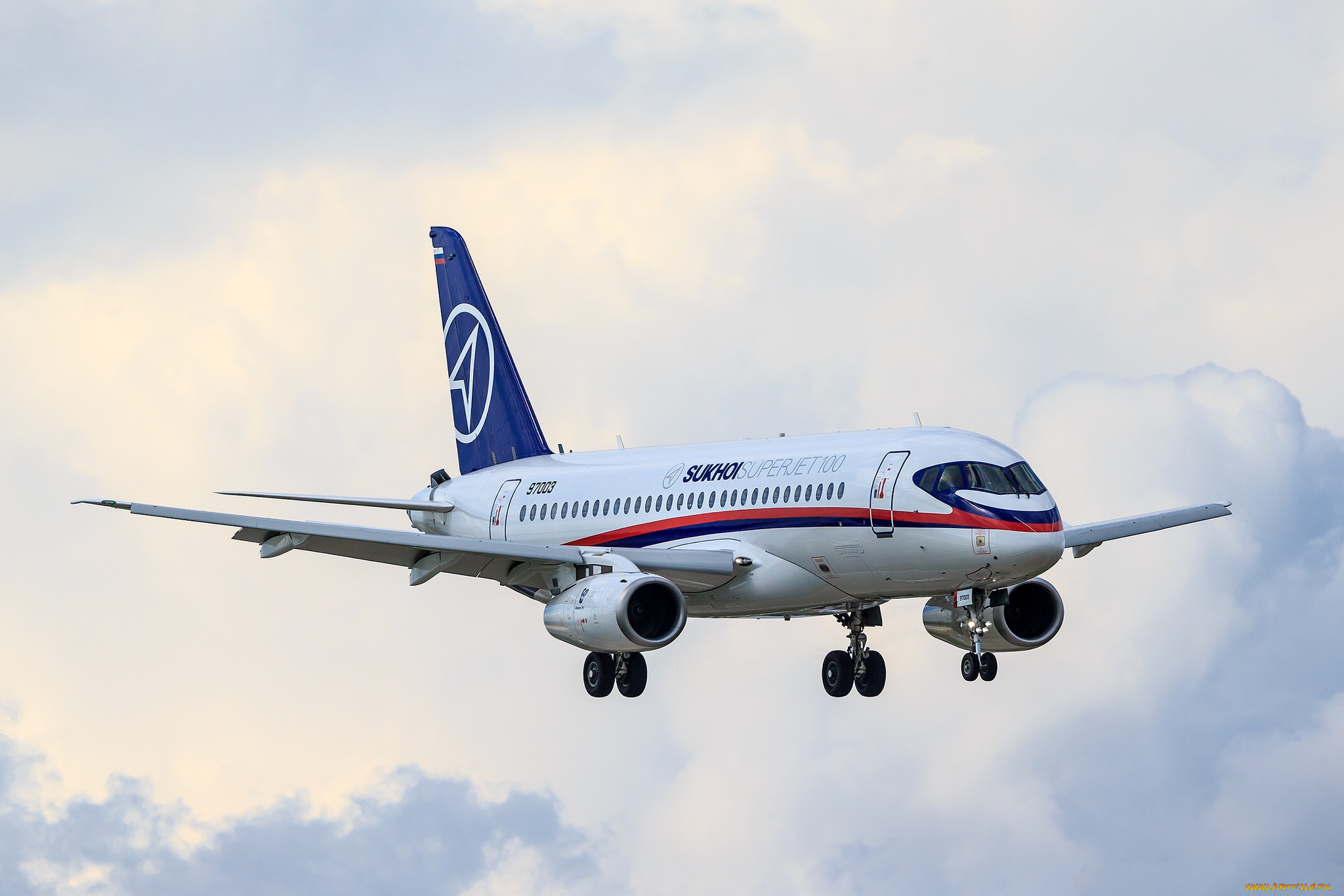 Суперджет. Sukhoi Superjet 100. Самолет сухой Суперджет 100. Сухой супер Jet 100. Super Jet SJ-100 самолет.